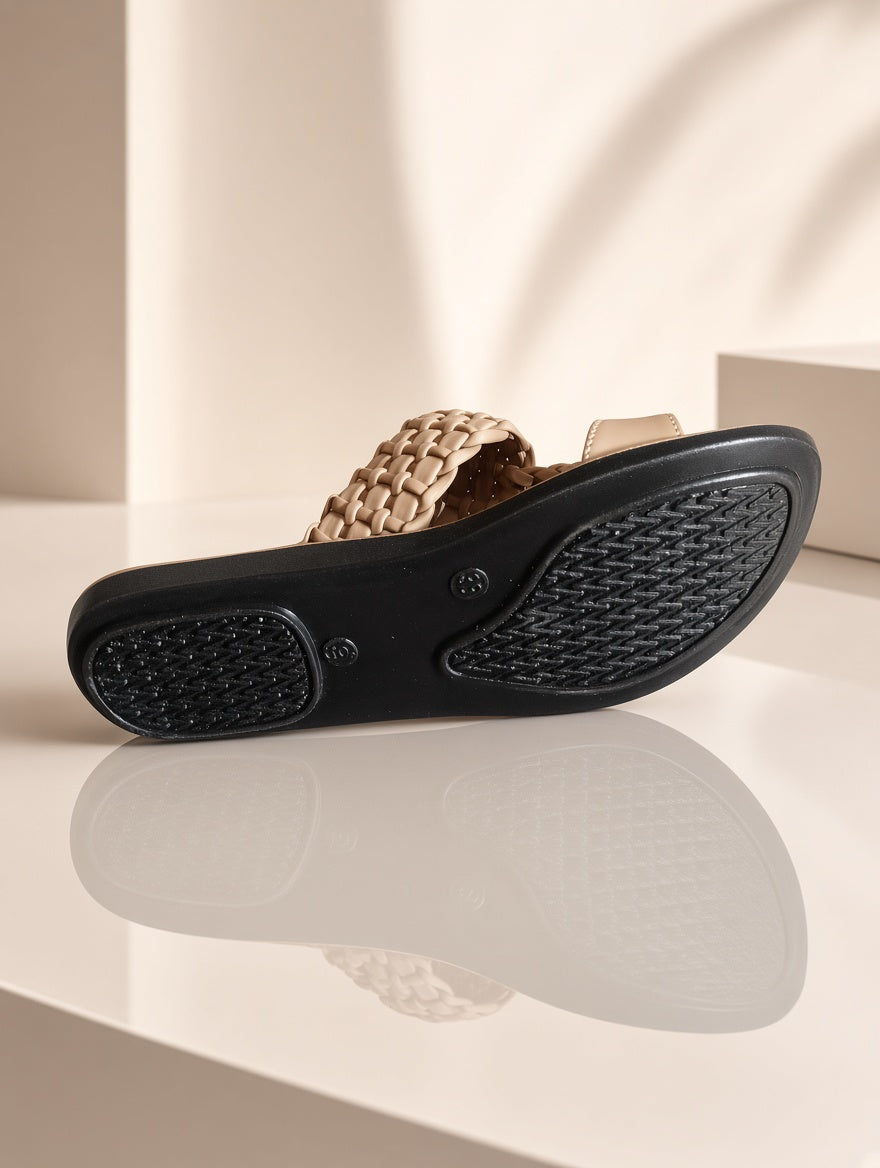 M7- Women’s Padded Woven Toe-Ring Flat Slippers